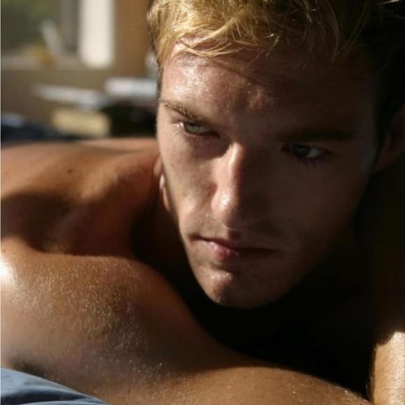 Meet your Posher, Nicolas - Picture 1 of 1